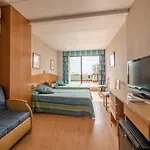 Checkin Garbi ホテル 3*