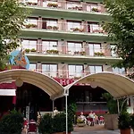Checkin Garbi ホテル 3*