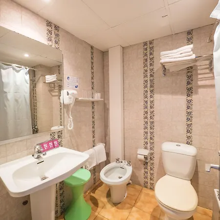 Checkin Garbí Hotel