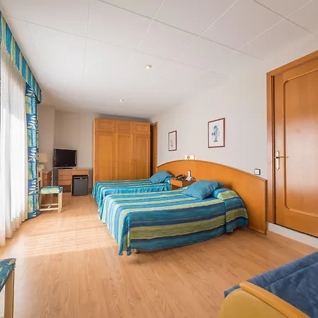 Hotell Checkin Garbi Calella