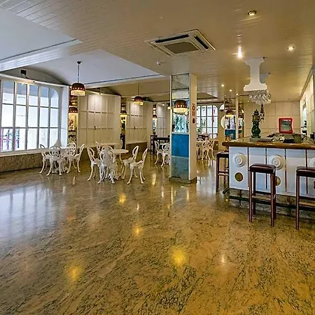 Hotel Checkin Garbí 3*