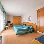 Szálloda Checkin Garbi Calella