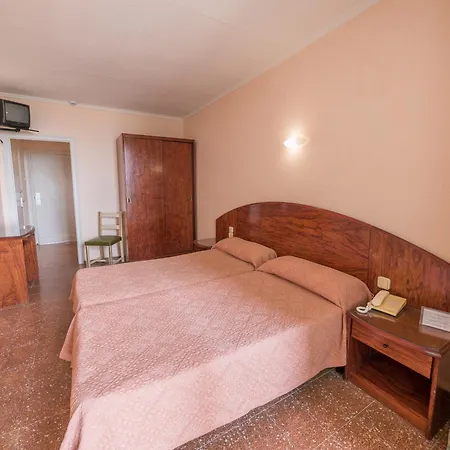 Checkin Garbí Hotel 3*