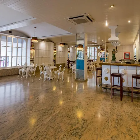 Hotel Checkin Garbí