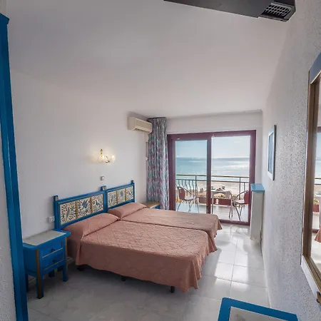 Hotel Checkin Garbí 3*