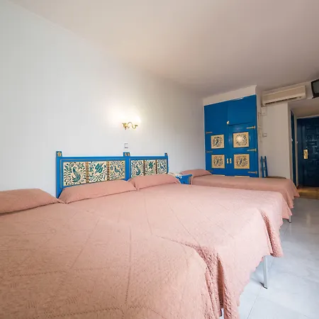 Hotel Checkin Garbí 3*