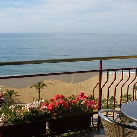 Checkin Garbi Ξενοδοχείο