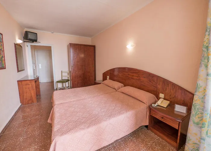 Checkin Garbi Ξενοδοχείο 3*