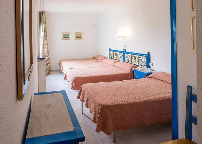 Ξενοδοχείο Checkin Garbi