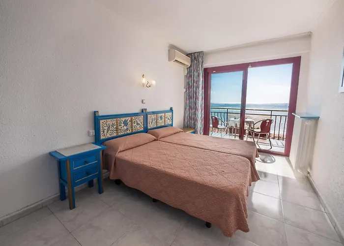 Ξενοδοχείο Checkin Garbi